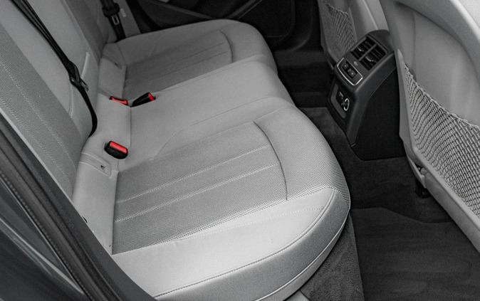 Audi A4 cena 146850 przebieg: 105228, rok produkcji 2020 z Drawsko Pomorskie małe 704